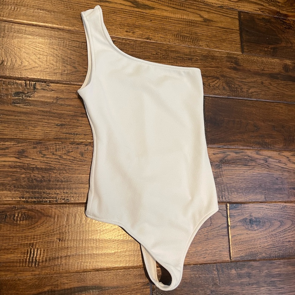Show Me Your MuMu White One-Shoulder Bodysuit Size Small